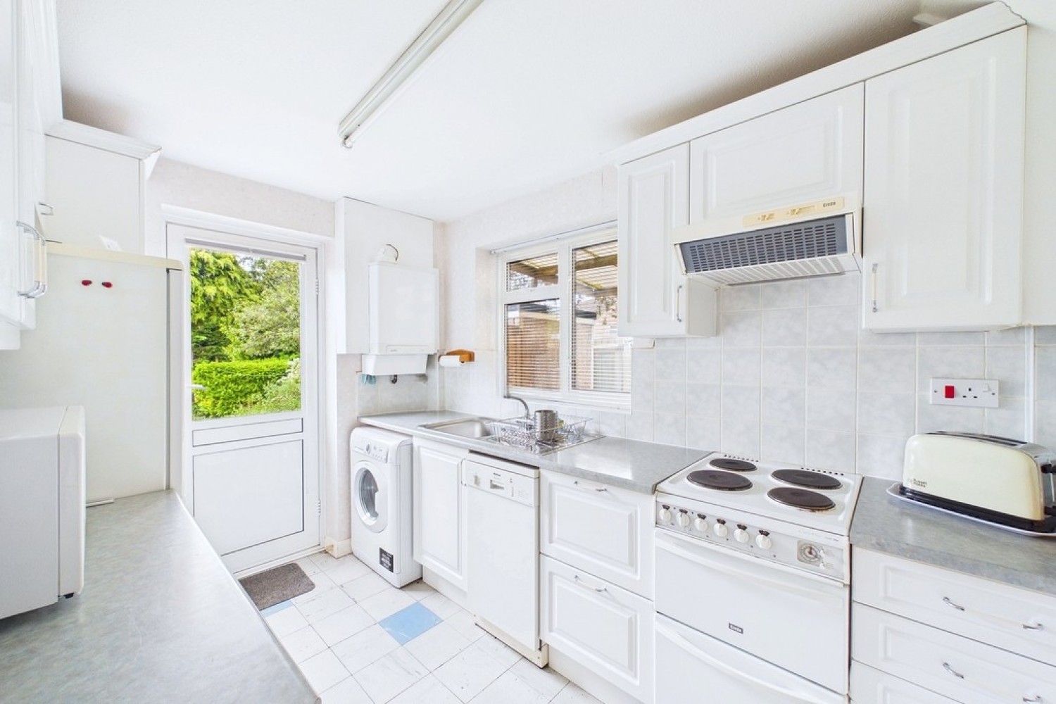 3 bedroom House for Sale Ashford Gardens, Whitnash, Leamington Spa