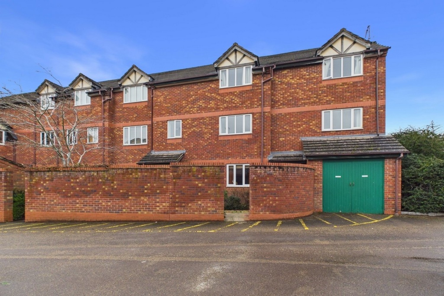 2 bedroom Flat for Sale Cornwall House, Cornwall Place, Leamington Spa