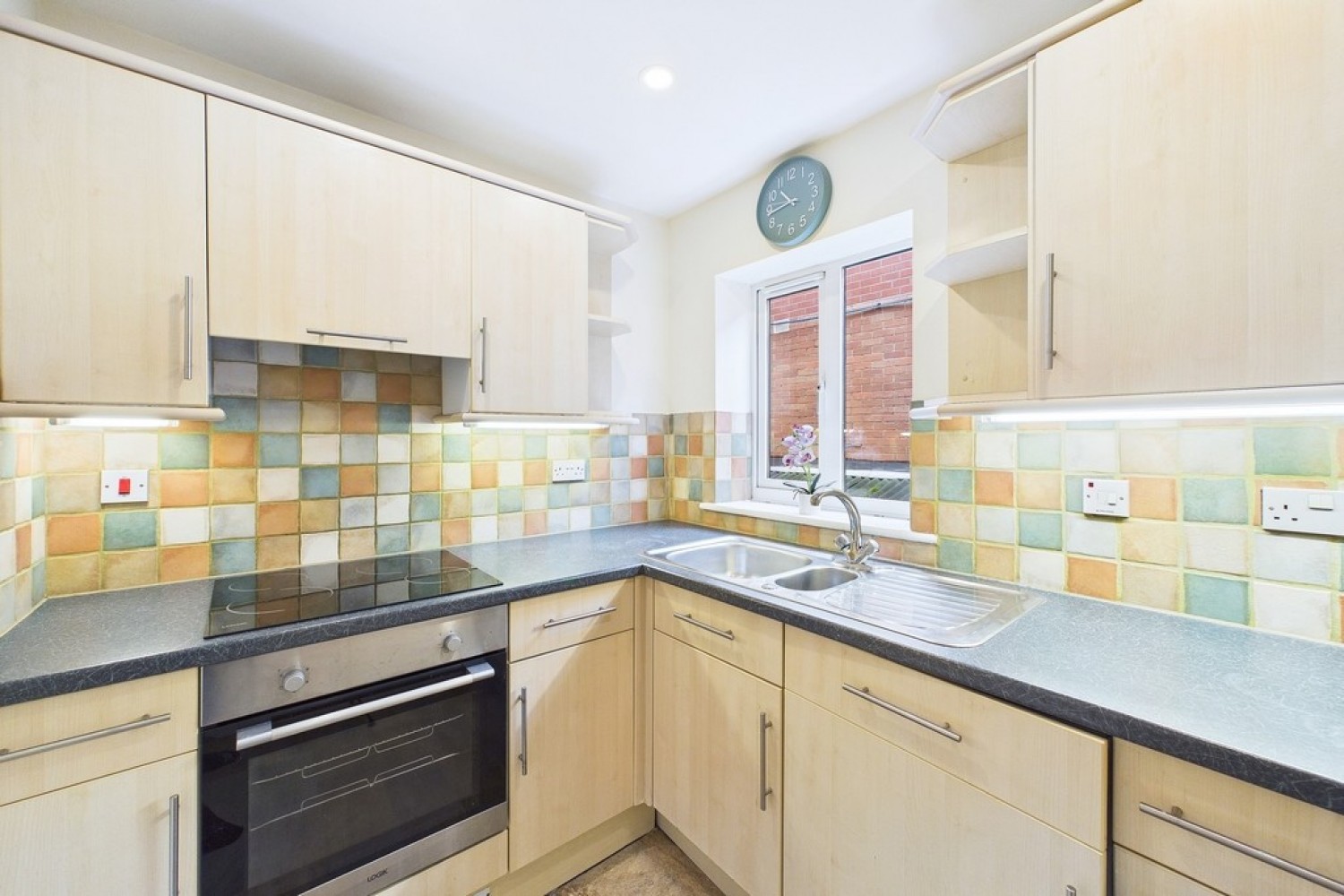 2 bedroom Flat for Sale Cornwall House, Cornwall Place, Leamington Spa