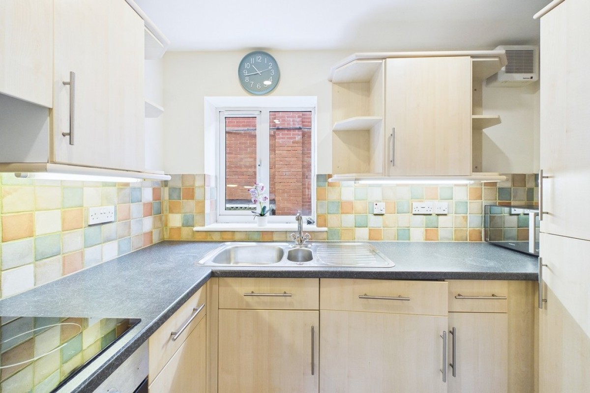 Cornwall House, Cornwall Place, Leamington Spa