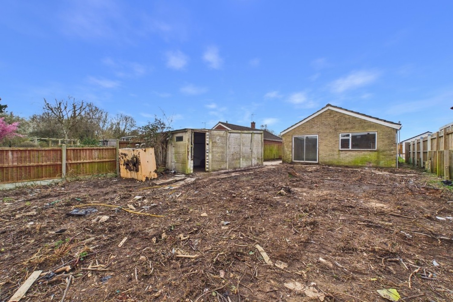 2 bedroom Bungalow for Sale Chandlers Road, Whitnash, Leamington Spa