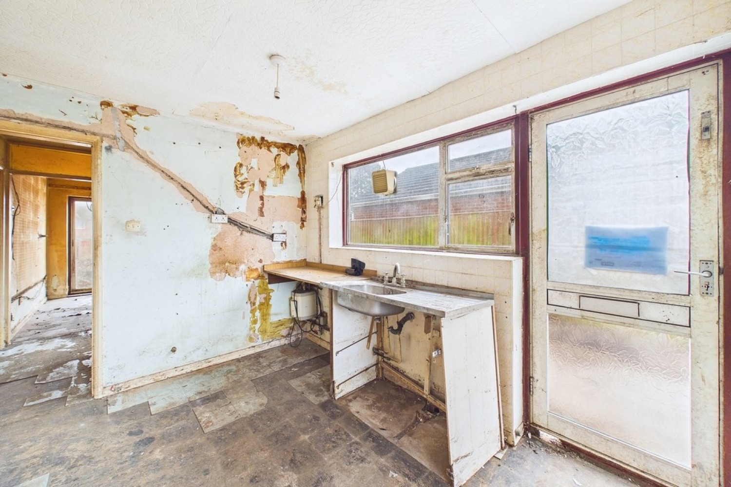 2 bedroom Bungalow for Sale Chandlers Road, Whitnash, Leamington Spa