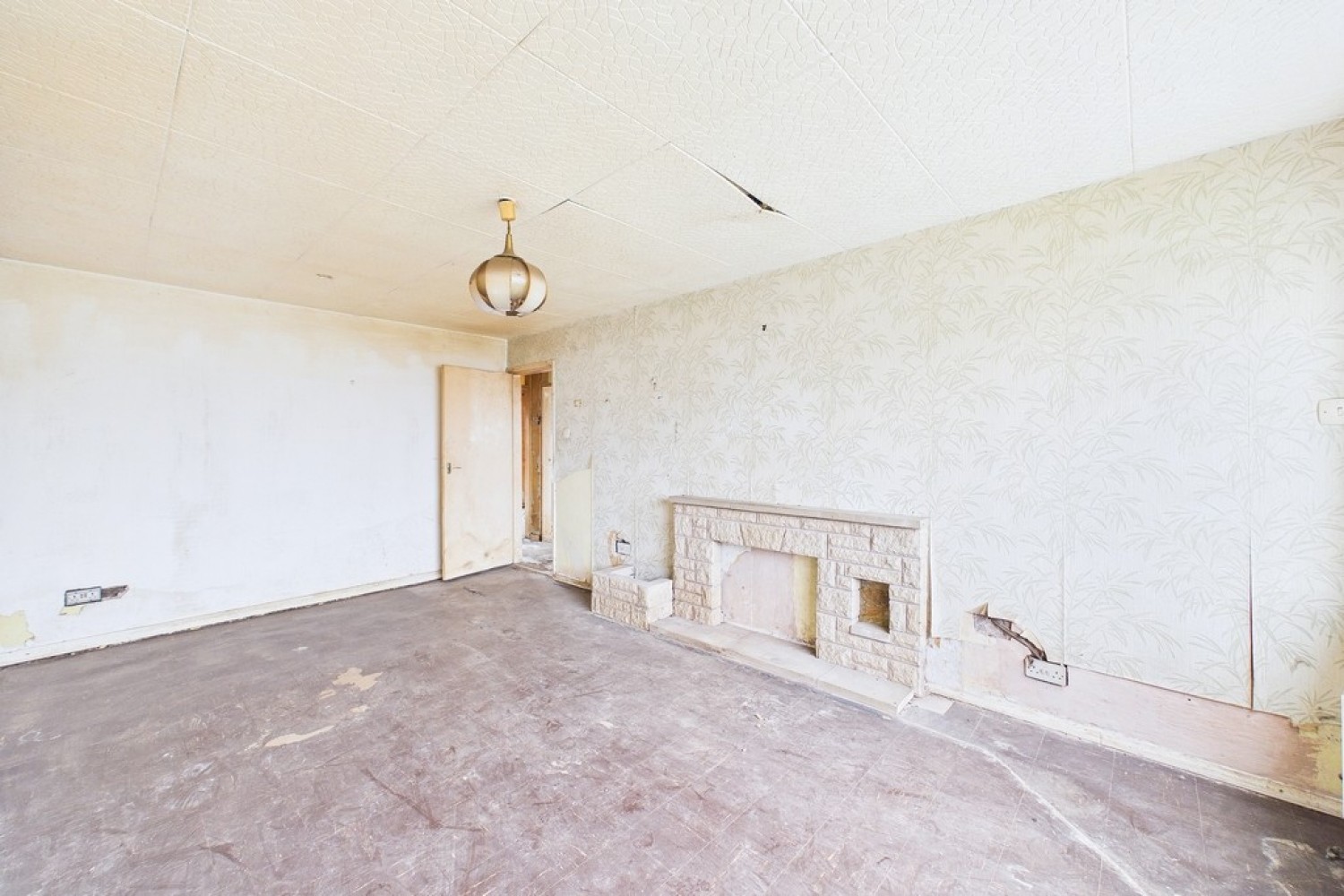 2 bedroom Bungalow for Sale Chandlers Road, Whitnash, Leamington Spa