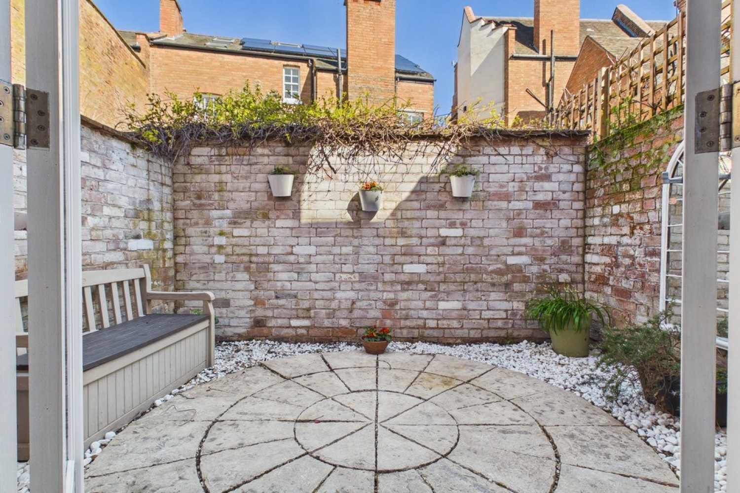 2 bedroom House for Sale Beaconsfield Street West, Leamington Spa