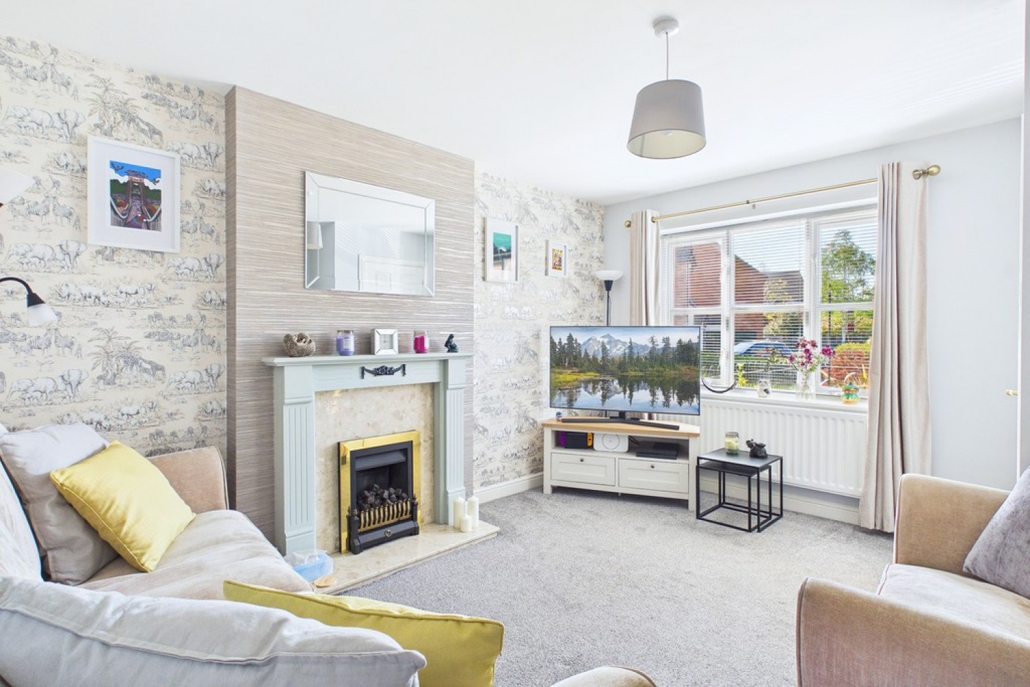 2 bedroom House for Sale Montgomery Road, Whitnash, Leamington Spa