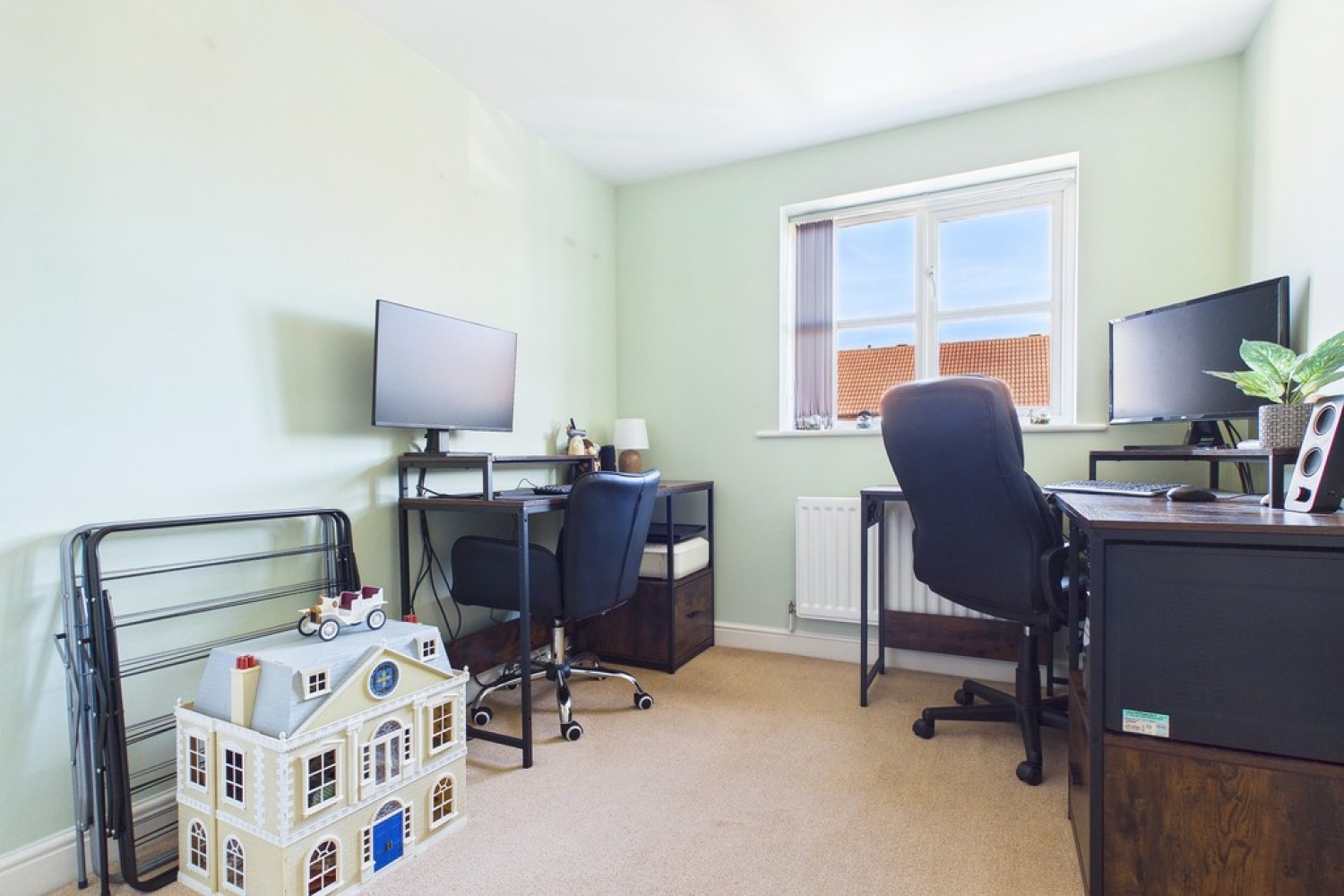 2 bedroom House for Sale Montgomery Road, Whitnash, Leamington Spa