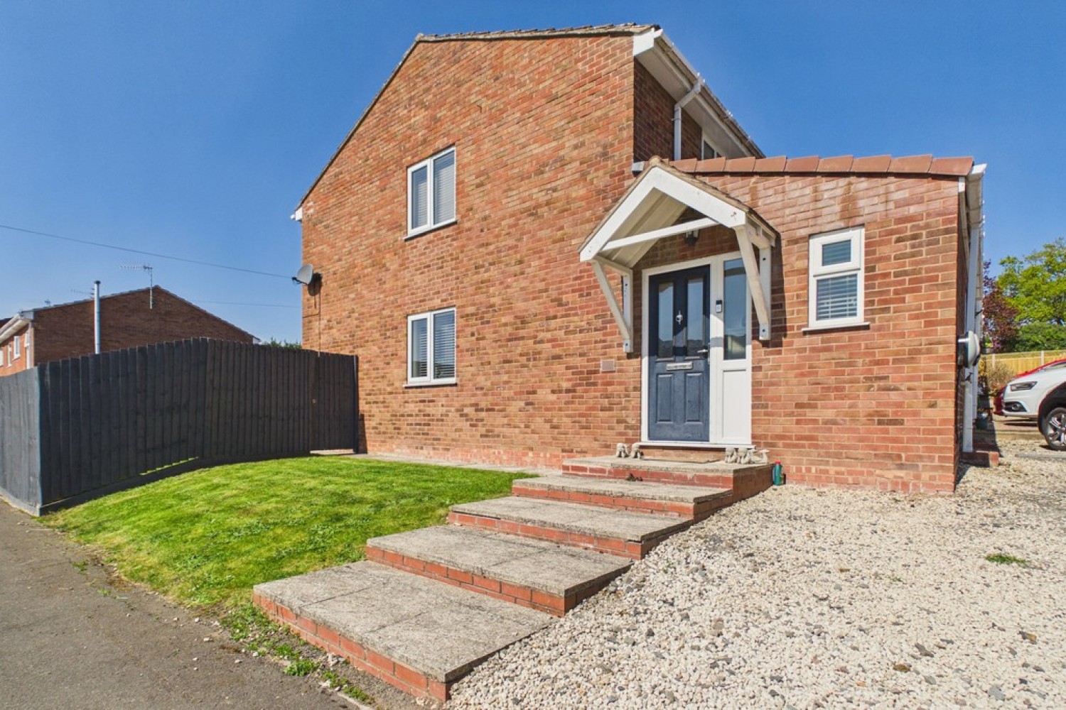 4 bedroom House for Sale Hales Close, Snitterfield, Stratford Upon Avon