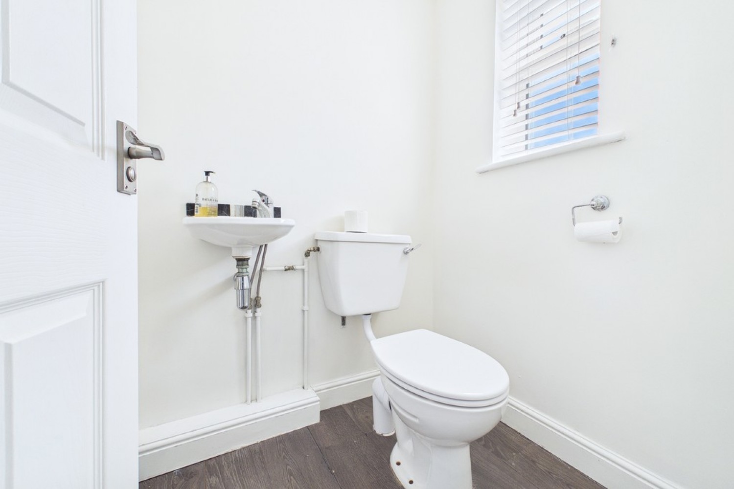 4 bedroom House for Sale Hales Close, Snitterfield, Stratford Upon Avon