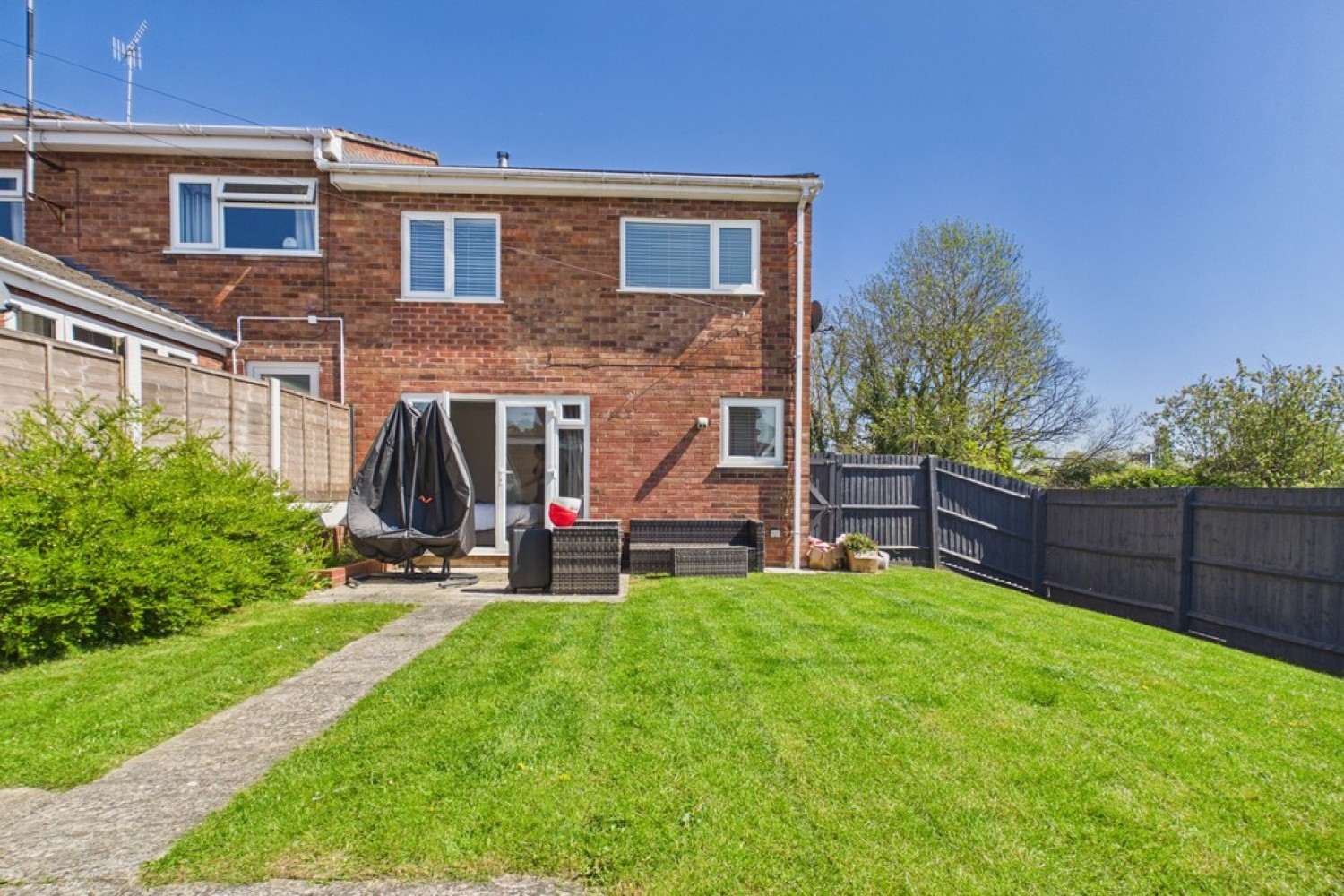 4 bedroom House for Sale Hales Close, Snitterfield, Stratford Upon Avon