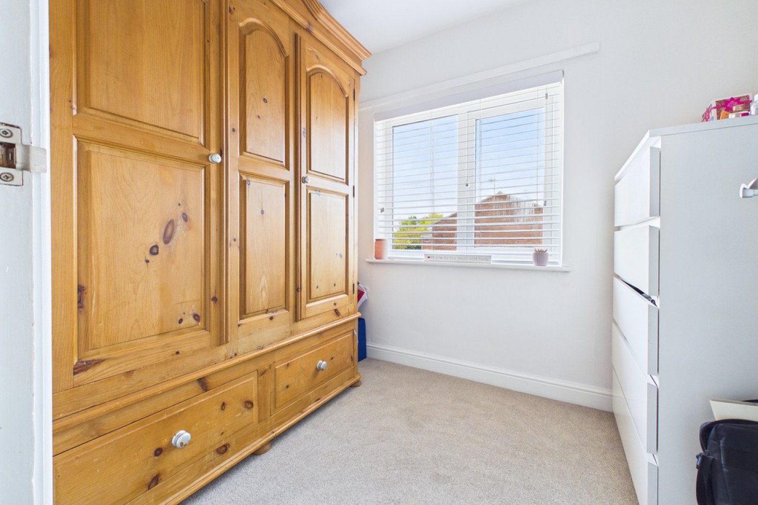 4 bedroom House for Sale Hales Close, Snitterfield, Stratford Upon Avon