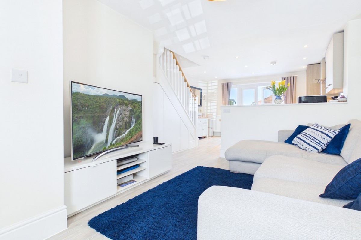 Hollybush Close, Warwick
