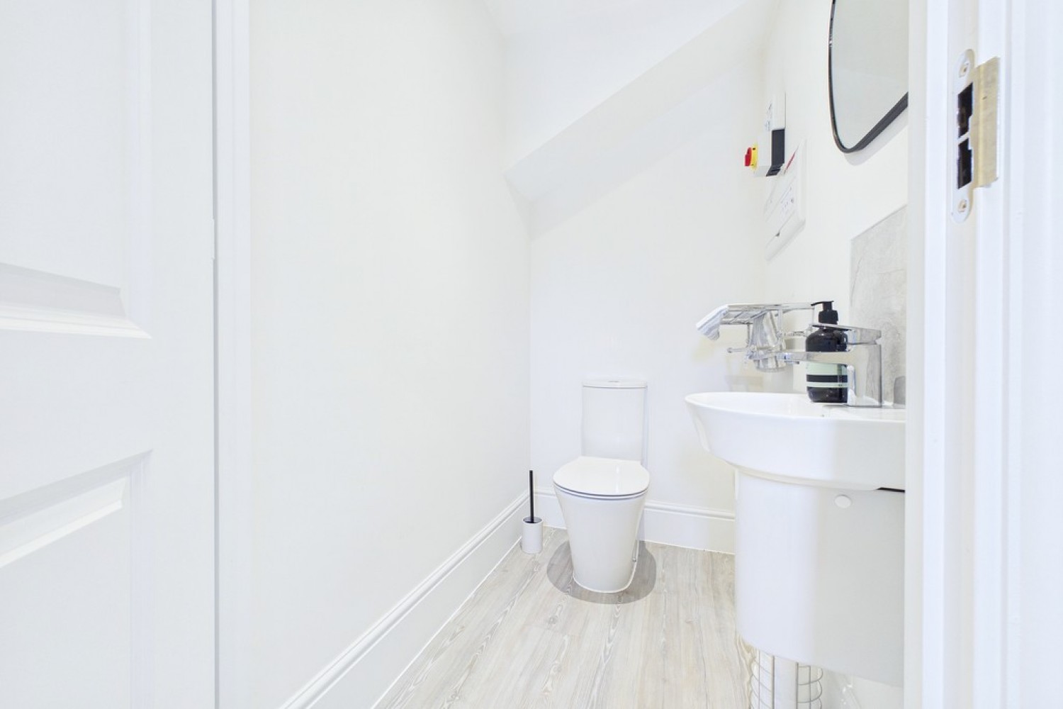 2 bedroom House for Sale Hollybush Close, Warwick