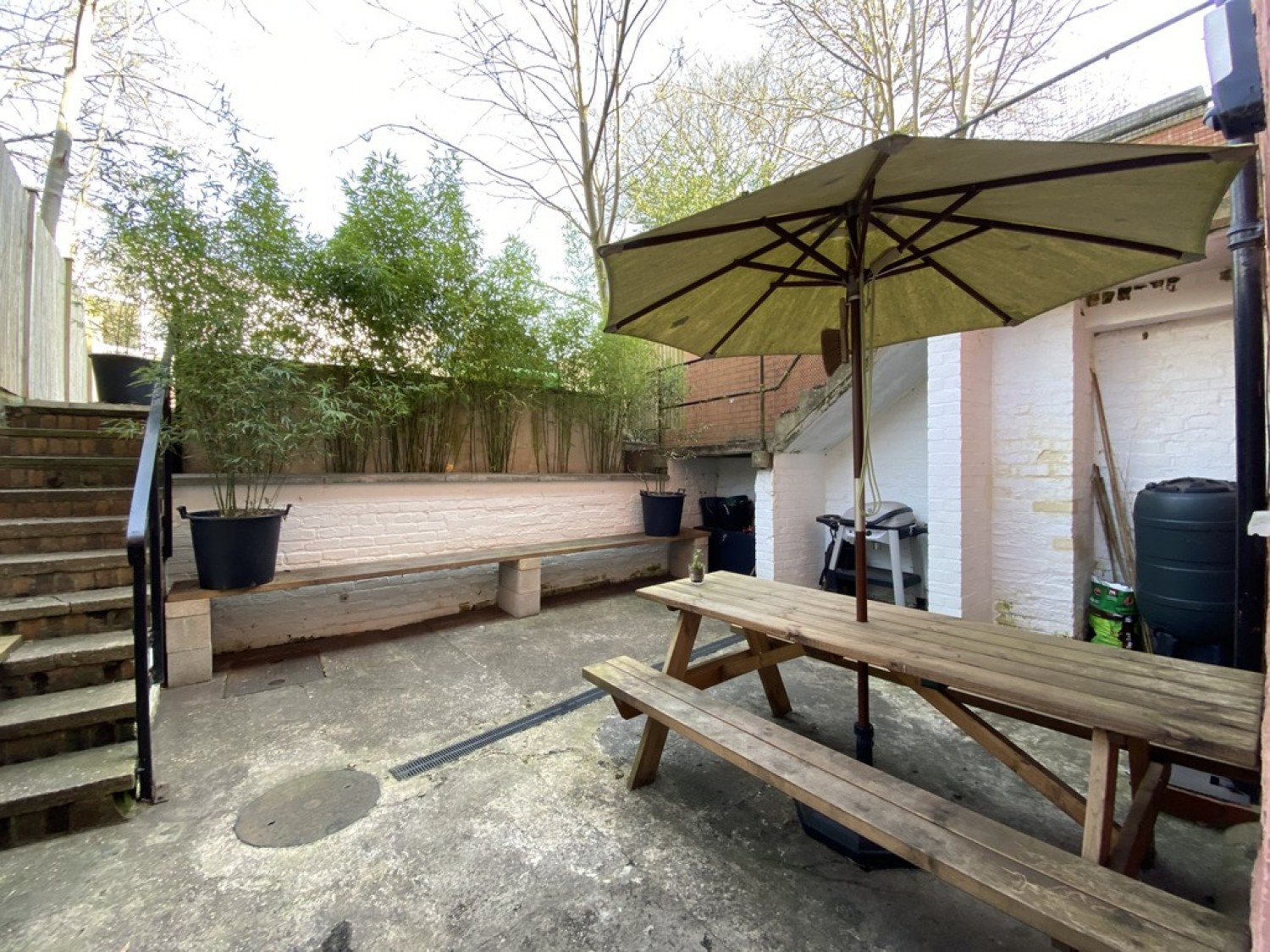 2 bedroom Flat for Sale Lansdowne Crescent, Willes Road