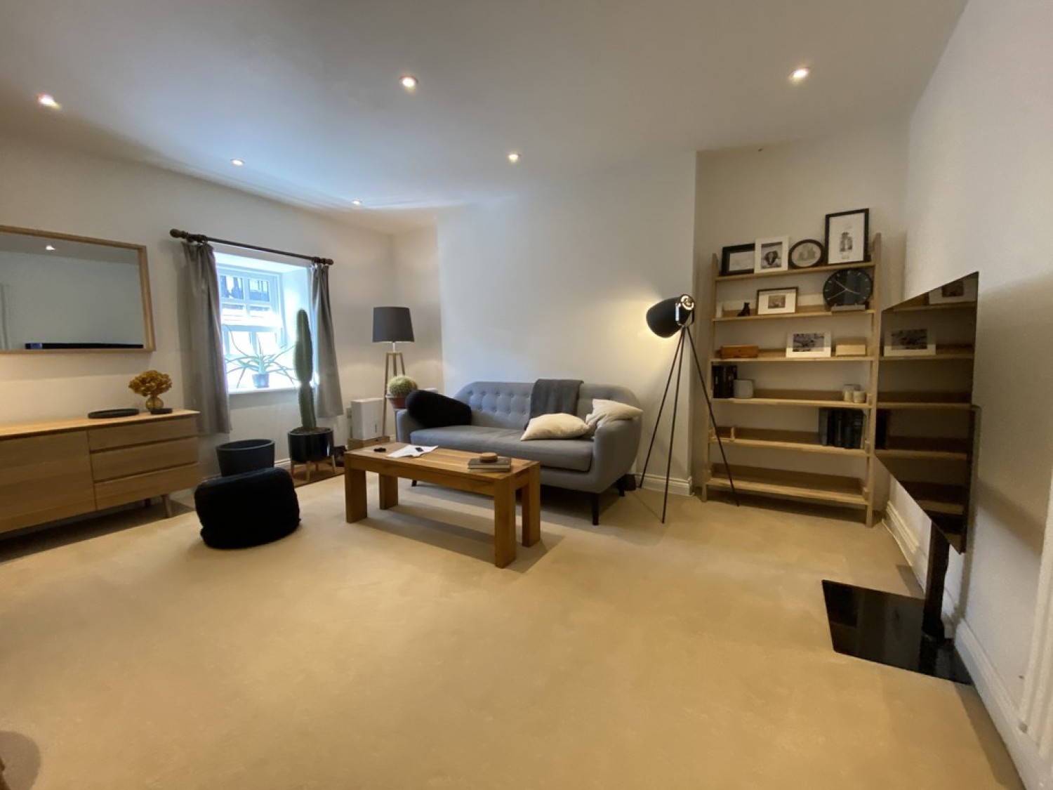 2 bedroom Flat for Sale Lansdowne Crescent, Willes Road