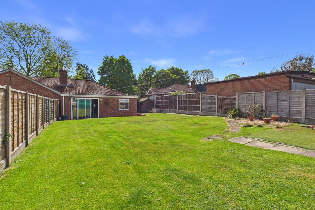 Cedar Drive, Snitterfield, Stratford-upon-Avon