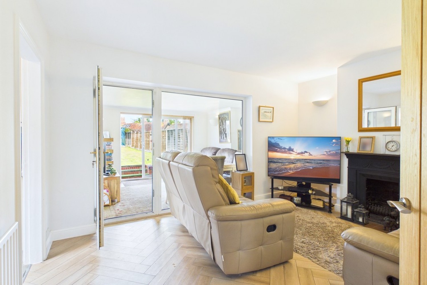 3 bedroom Bungalow for Sale Cedar Drive, Snitterfield, Stratford-upon-Avon