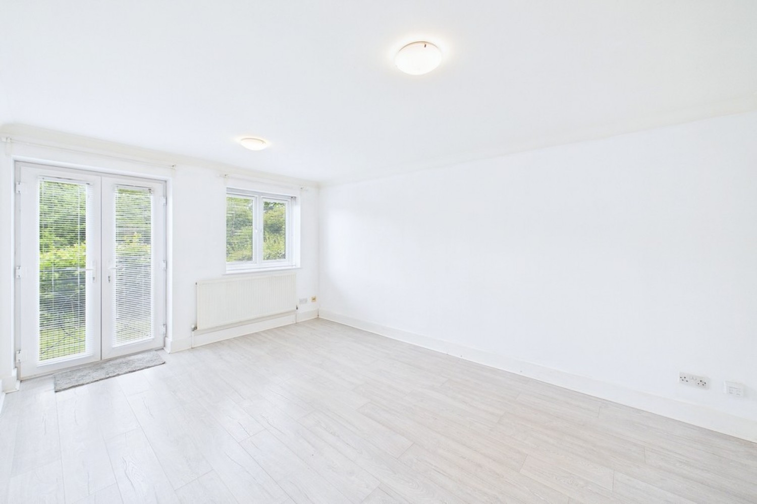 2 bedroom Flat for Sale Waterside, The Moorings, Leamington Spa