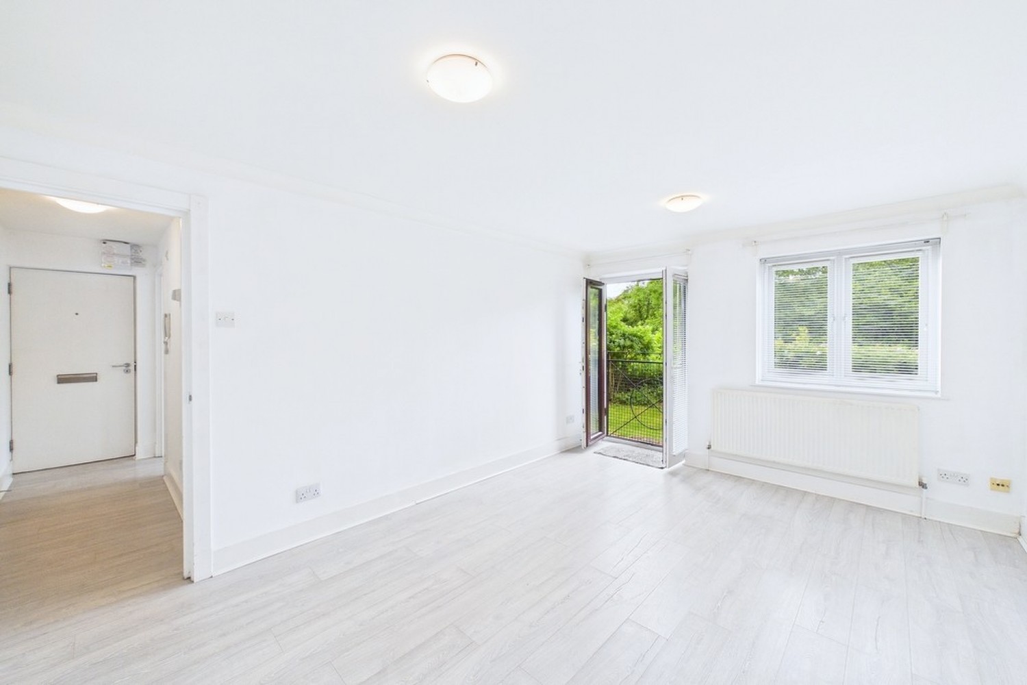 2 bedroom Flat for Sale Waterside, The Moorings, Leamington Spa