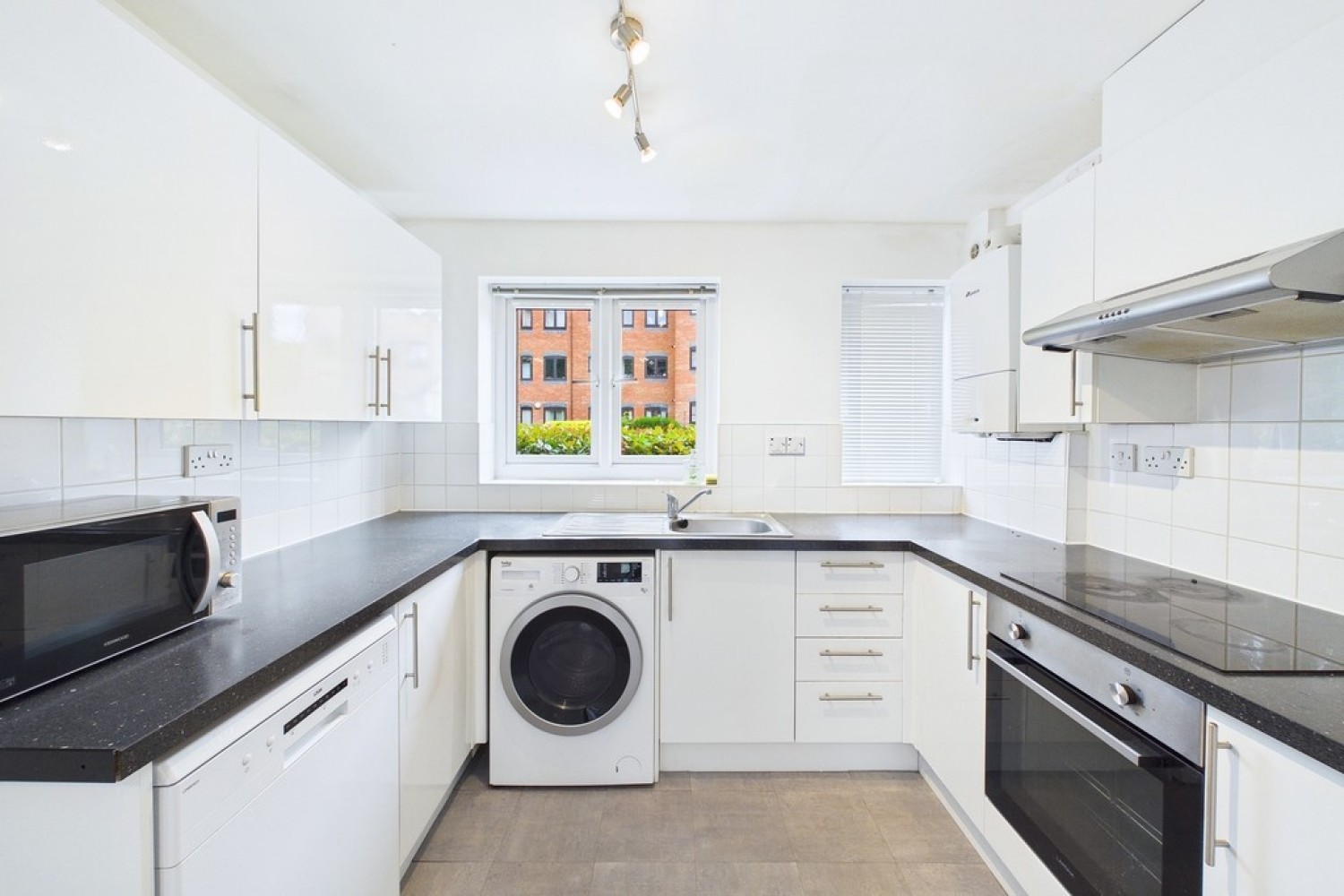 2 bedroom Flat for Sale Waterside, The Moorings, Leamington Spa