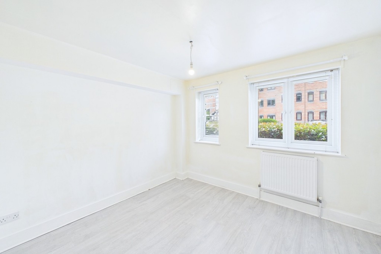 2 bedroom Flat for Sale Waterside, The Moorings, Leamington Spa