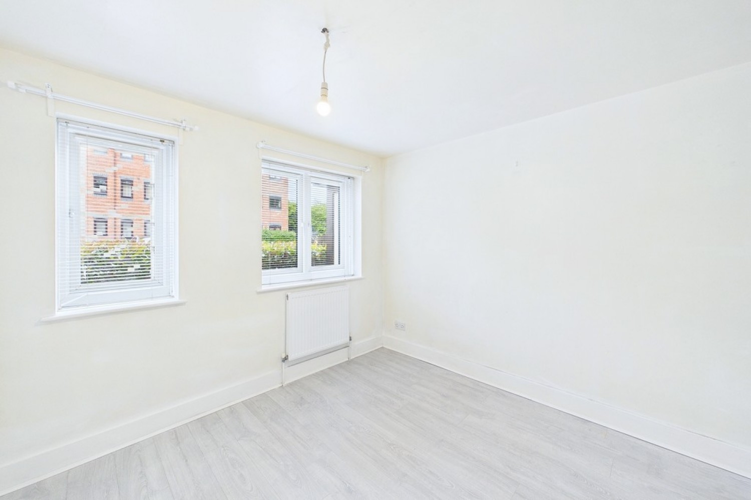 2 bedroom Flat for Sale Waterside, The Moorings, Leamington Spa