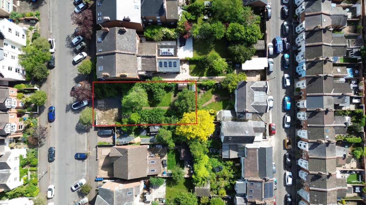 Plot of land, 32 Russell Terrace
