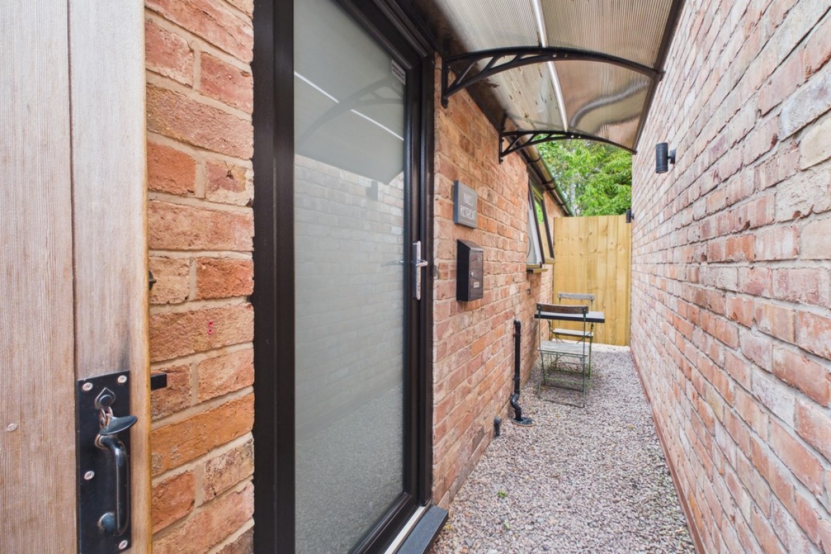 Nabs Retreat, 12 Kenilworth Road
