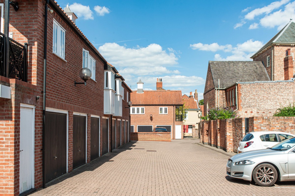 St Andrew Place, Aldwalk, York