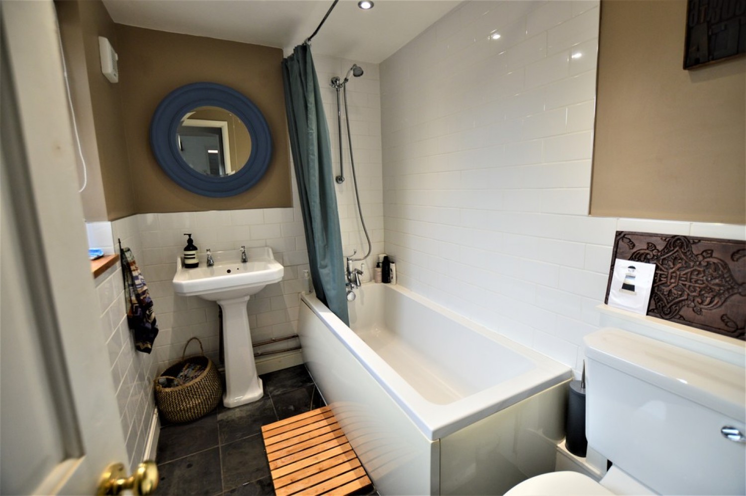 2 bedroom House in Oakville Street, York