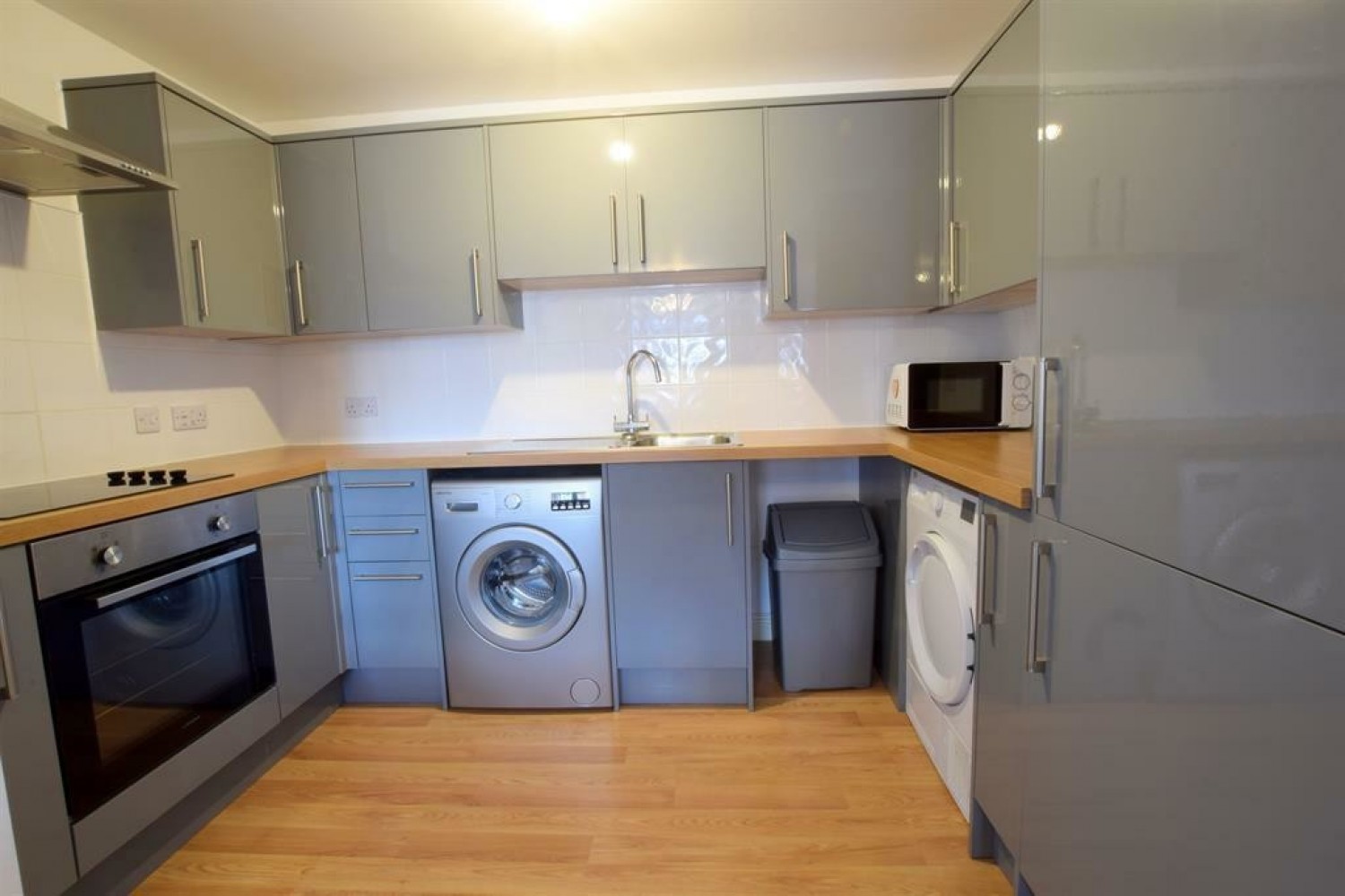 2 bedroom Flat for Letting Commercial Street, Norton