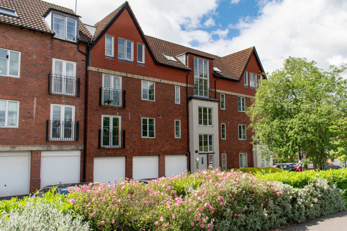 Shelley House, Monument Close