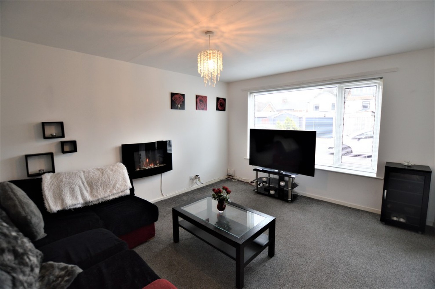 3 bedroom House in Grove Park, Beverley