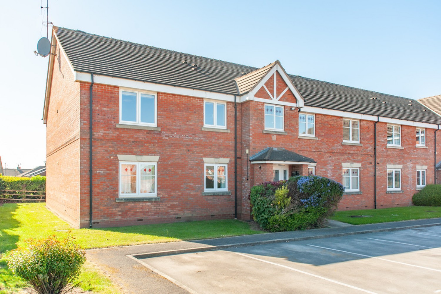 2 bedroom Flat for Letting Saddlers Close, Huntngton, York