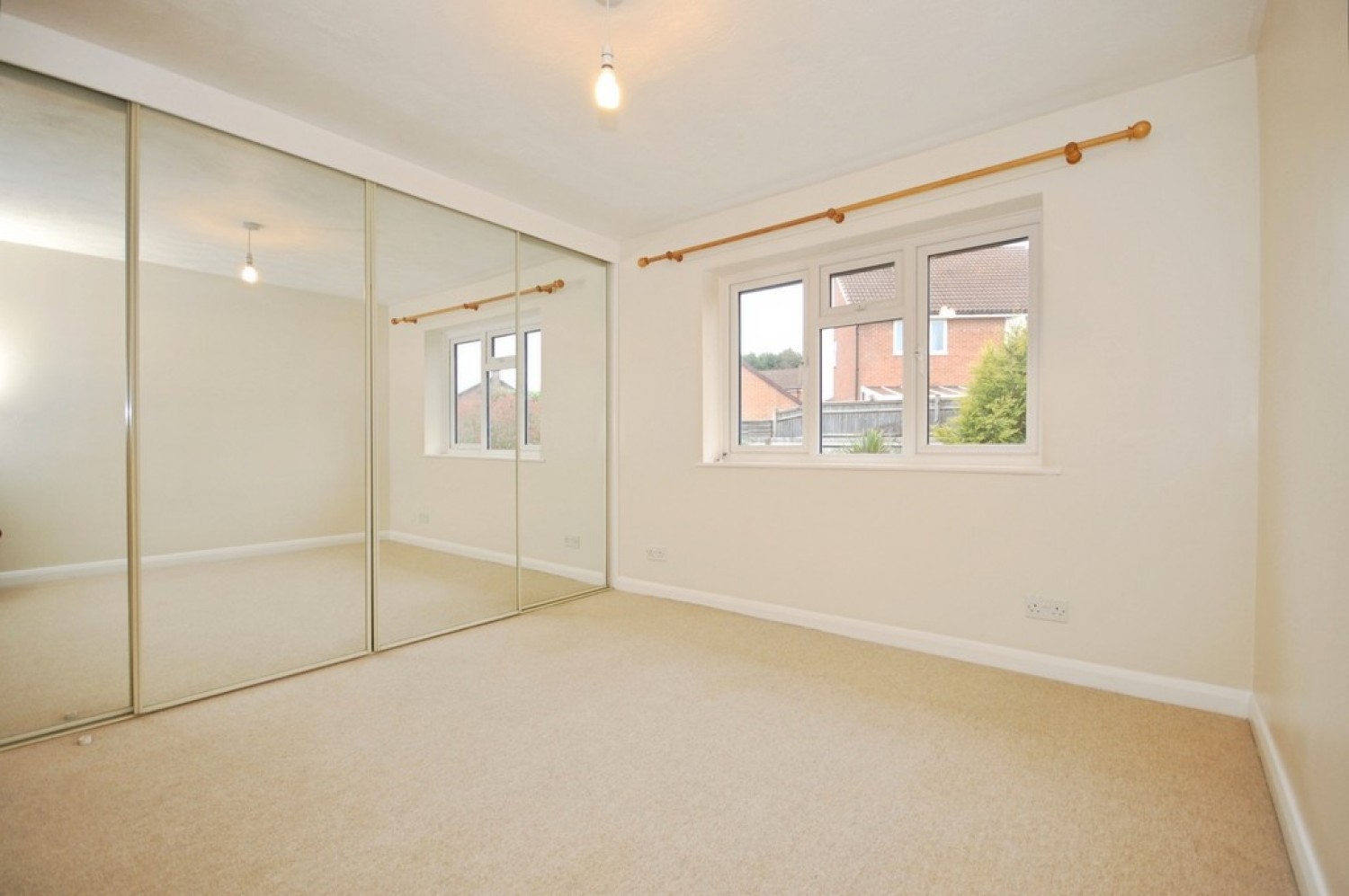 2 bedroom House for Letting Hopfield Gardens, Uckfield