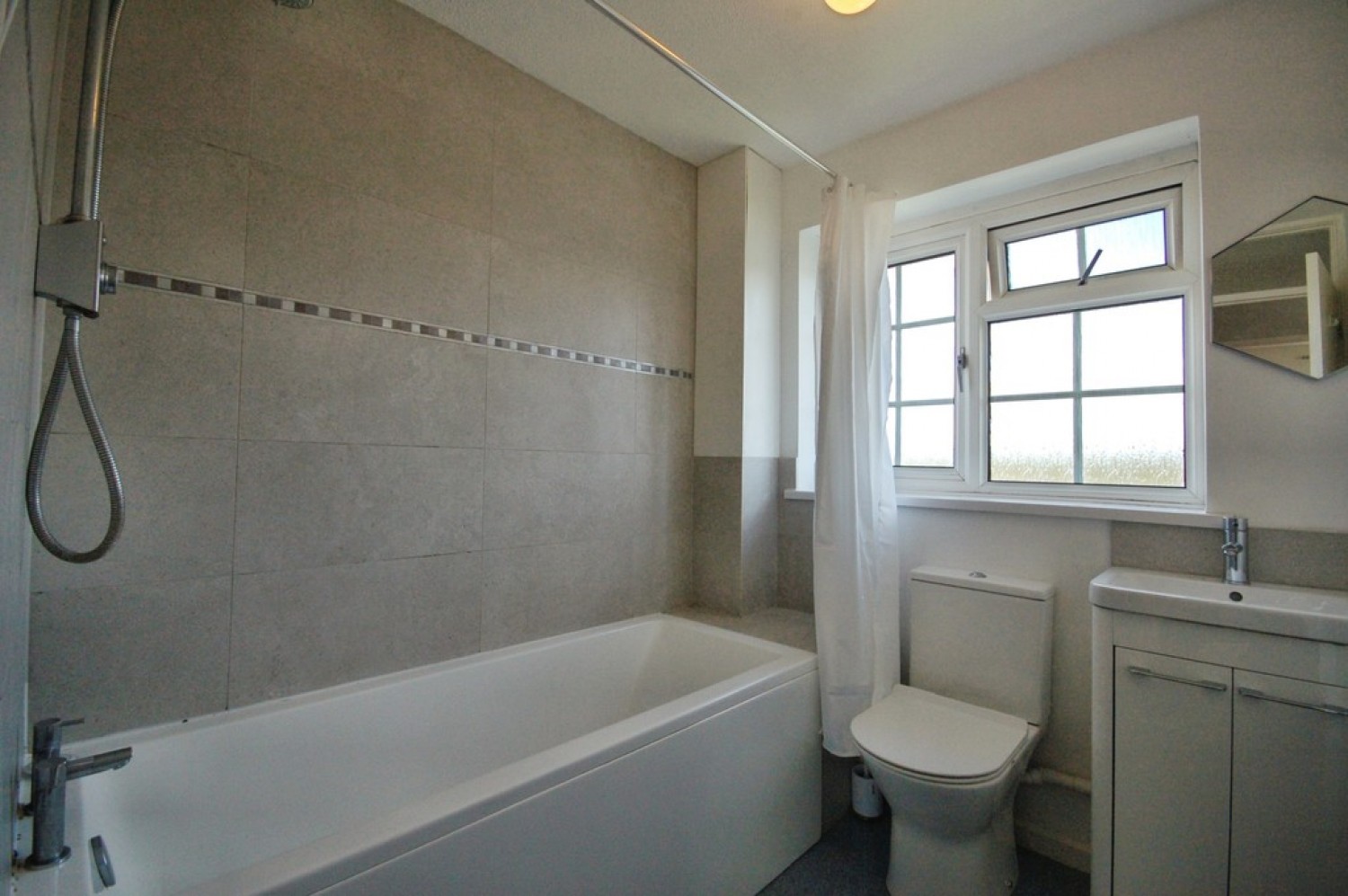 2 bedroom House for Letting Senlac Green, Uckfield