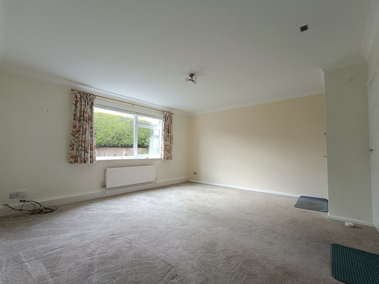 2 bedroom Flat in Lawrence House, Hempstead Road