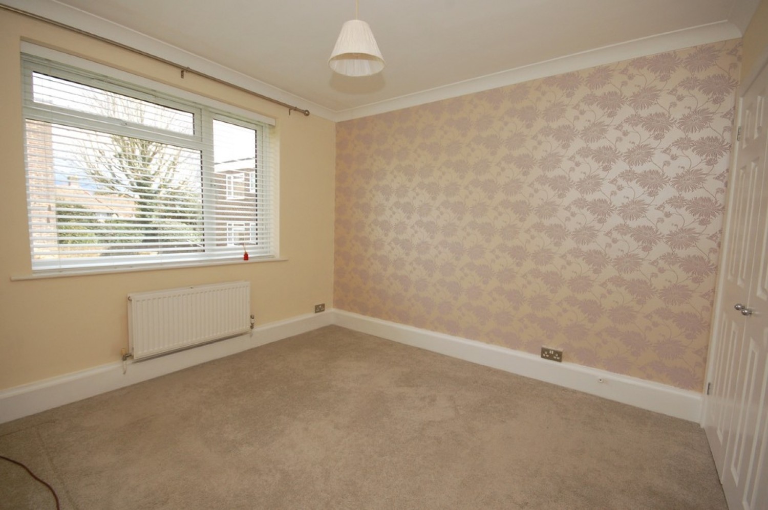 2 bedroom Flat in Lawrence House, Hempstead Road