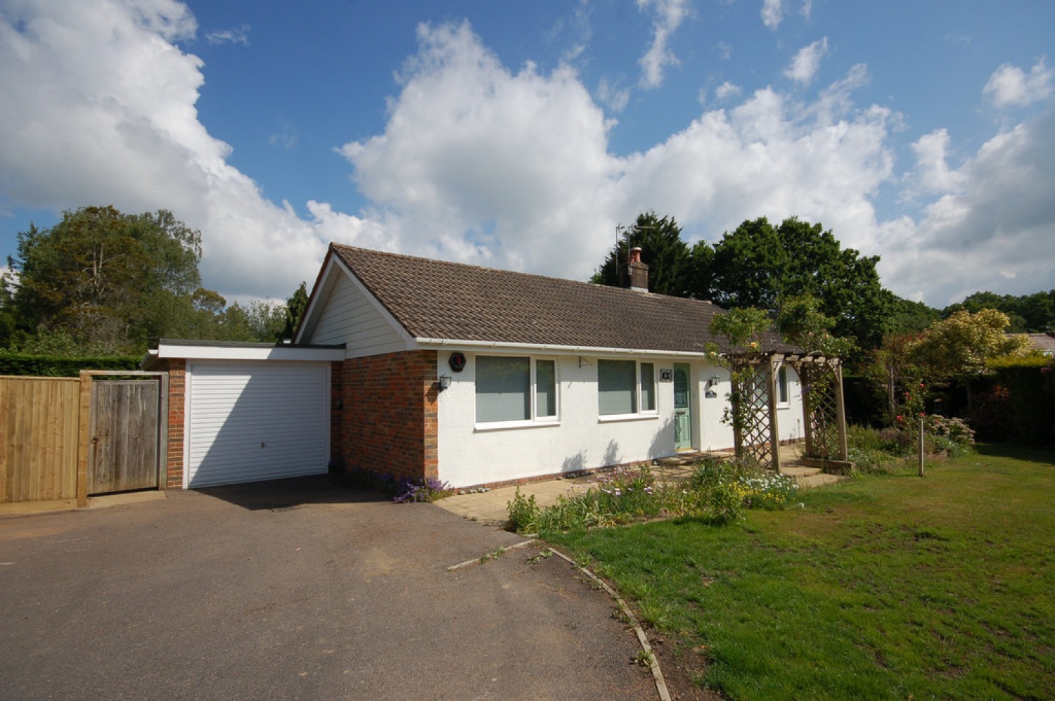 Ringles Cross, Uckfield