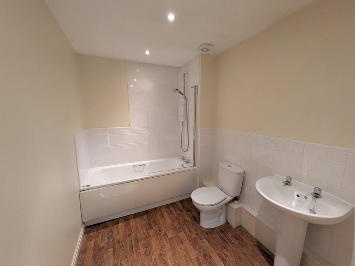 Alderman Road, Hunts Cross Village