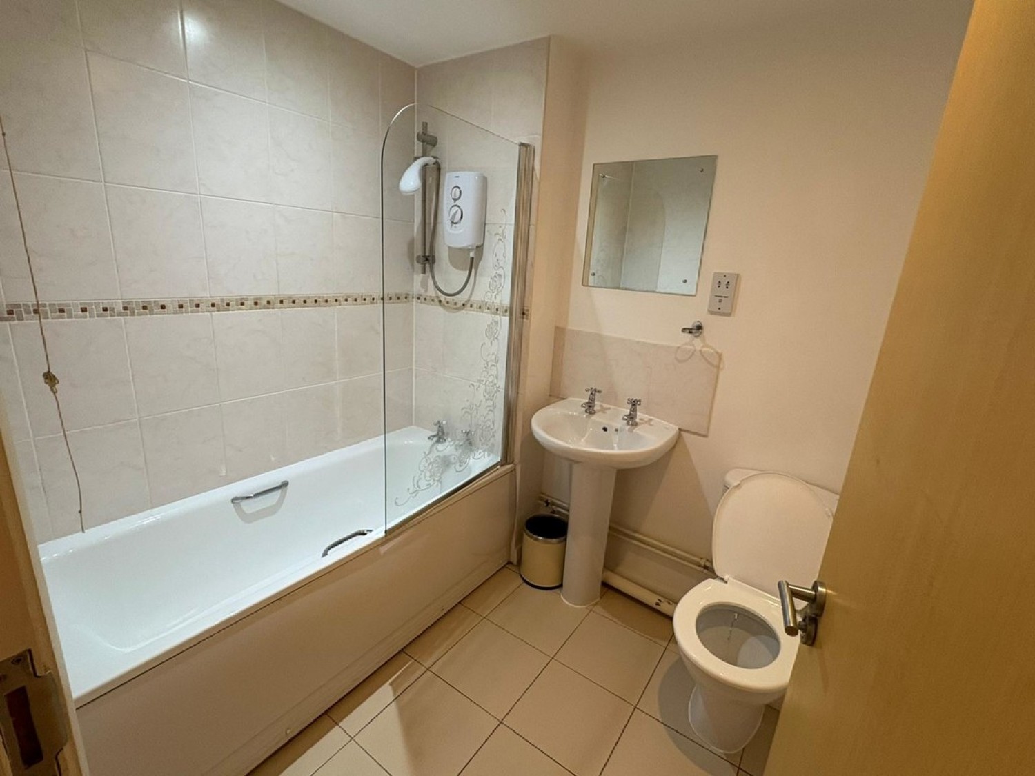 2 bedroom Flat for Letting Madison Square, Liverpool, Merseyside