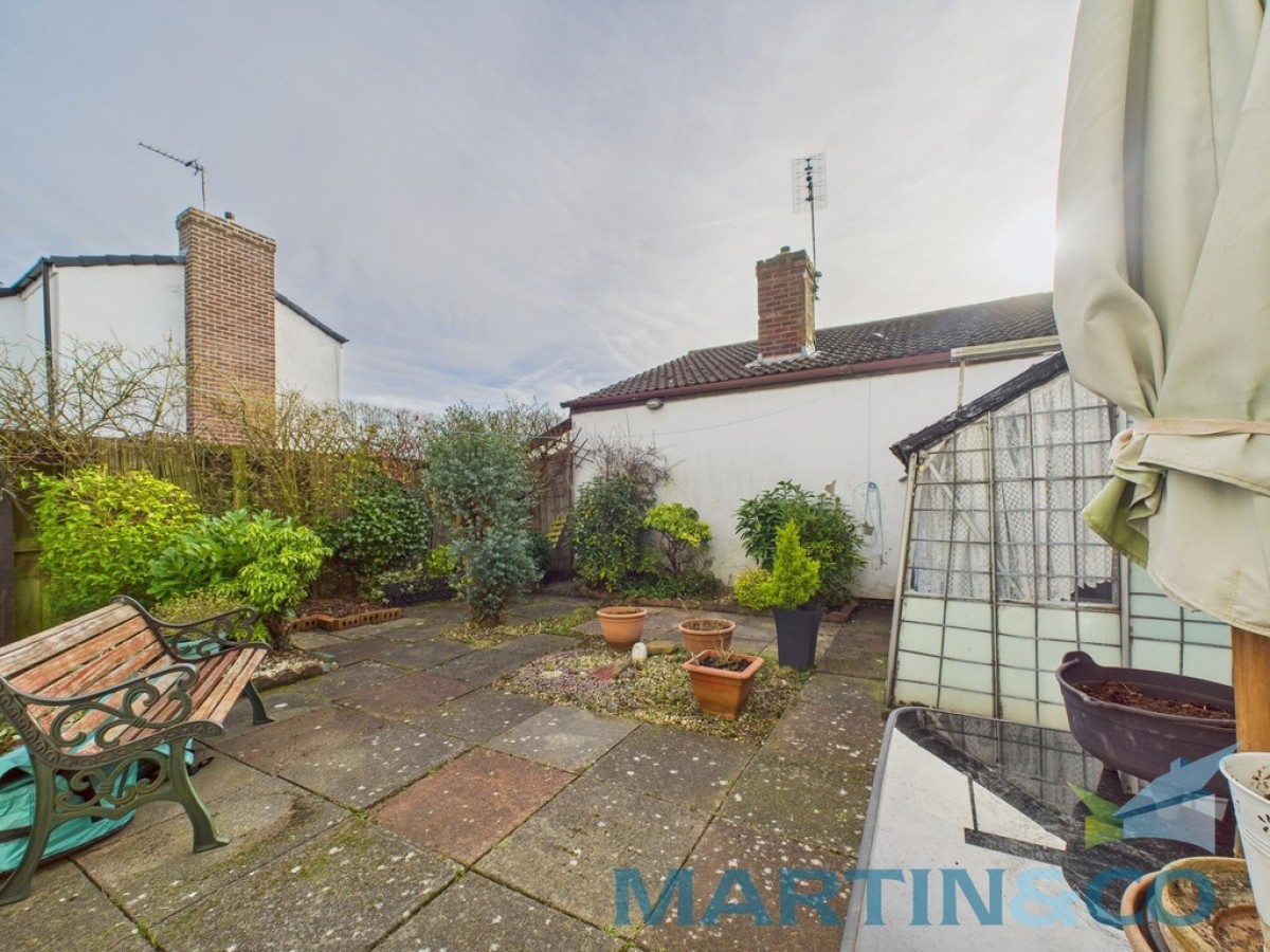 Curlender Way, Hale, Liverpool