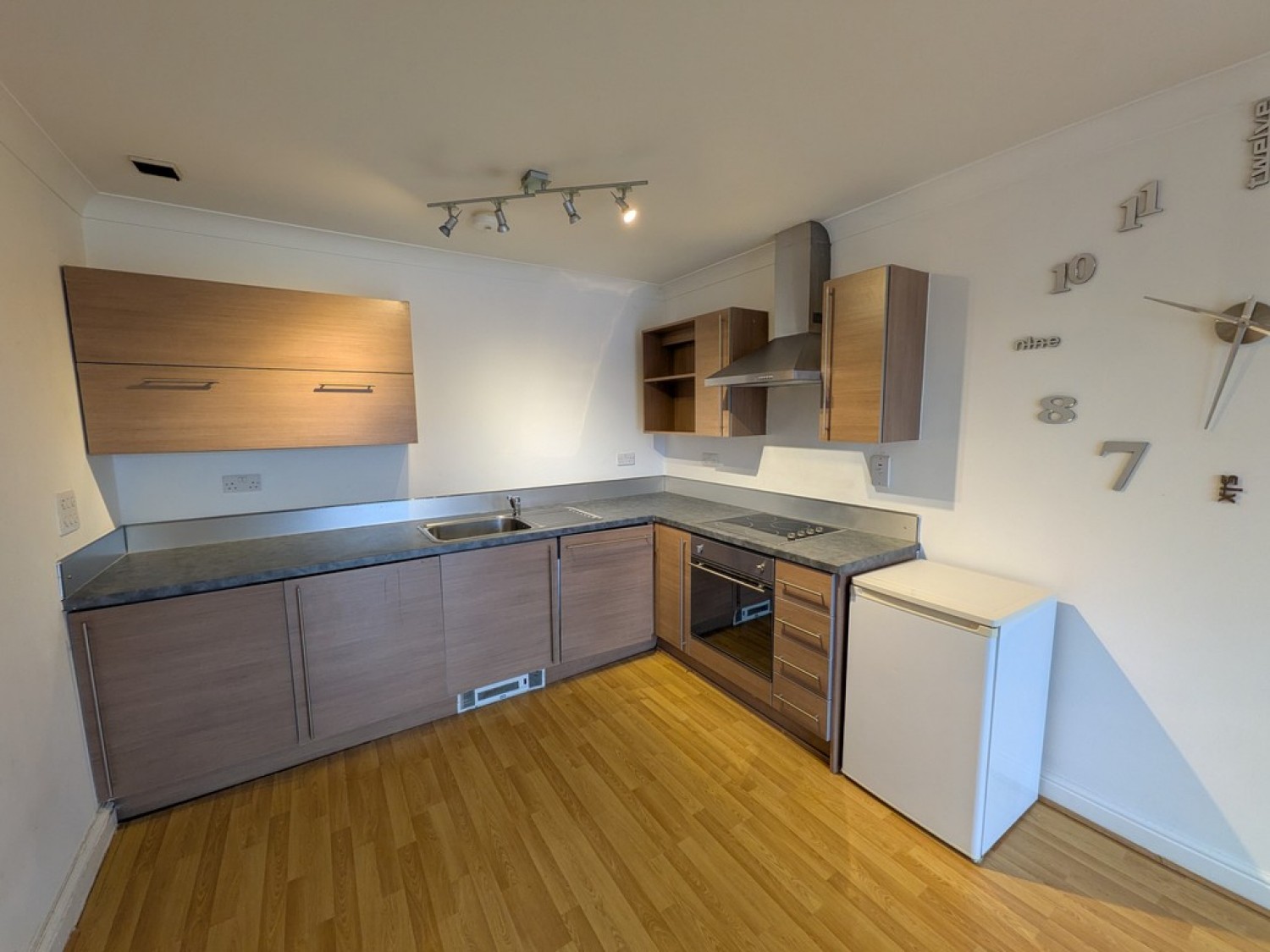 2 bedroom Flat for Sale Garston, Liverpool, Merseyside