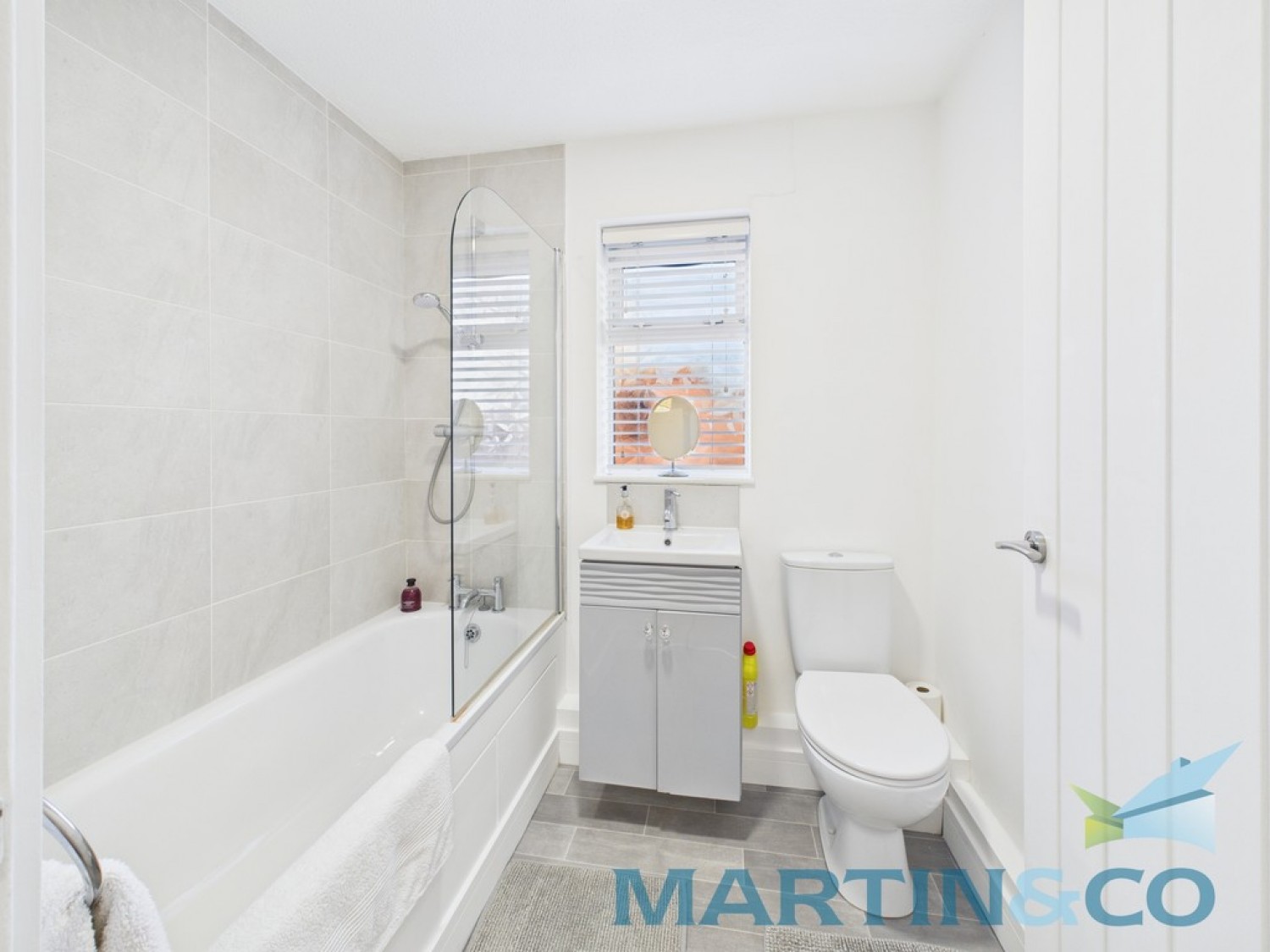 2 bedroom Bungalow in Garden Lodge Grove, Liverpool