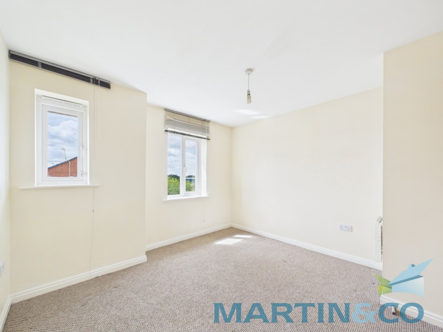 2 bedroom Flat for Sale Alderman Road, Hunts Cross, Liverpool