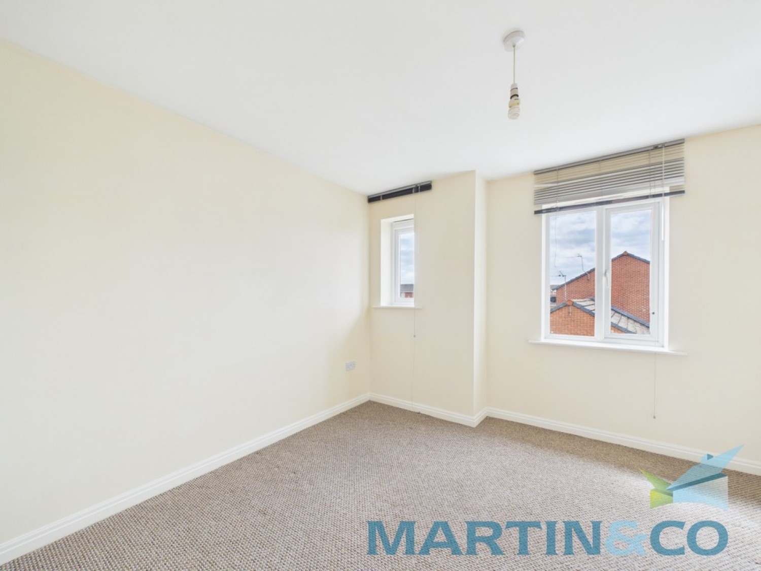 2 bedroom Flat for Sale Alderman Road, Hunts Cross, Liverpool