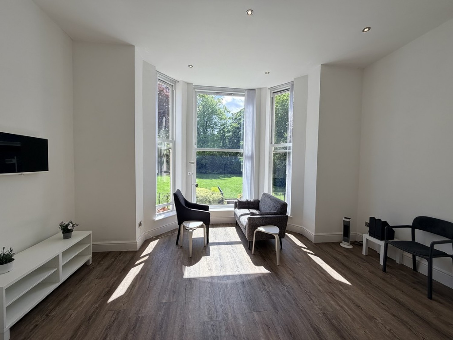 2 bedroom Flat for Letting Park Avenue, Mossley Hill, Liverpool