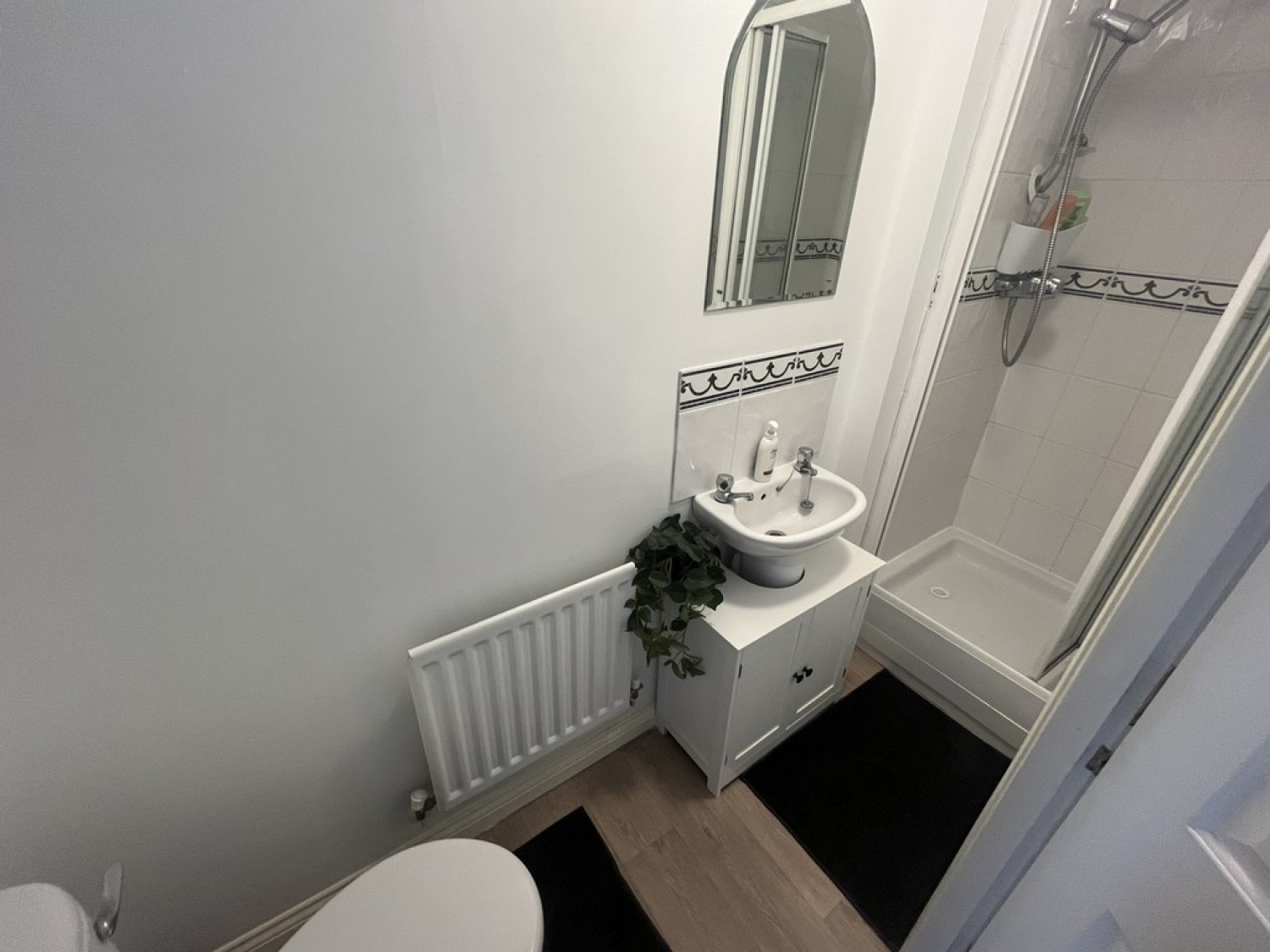 3 bedroom House for Letting Cludd Avenue, Coddington