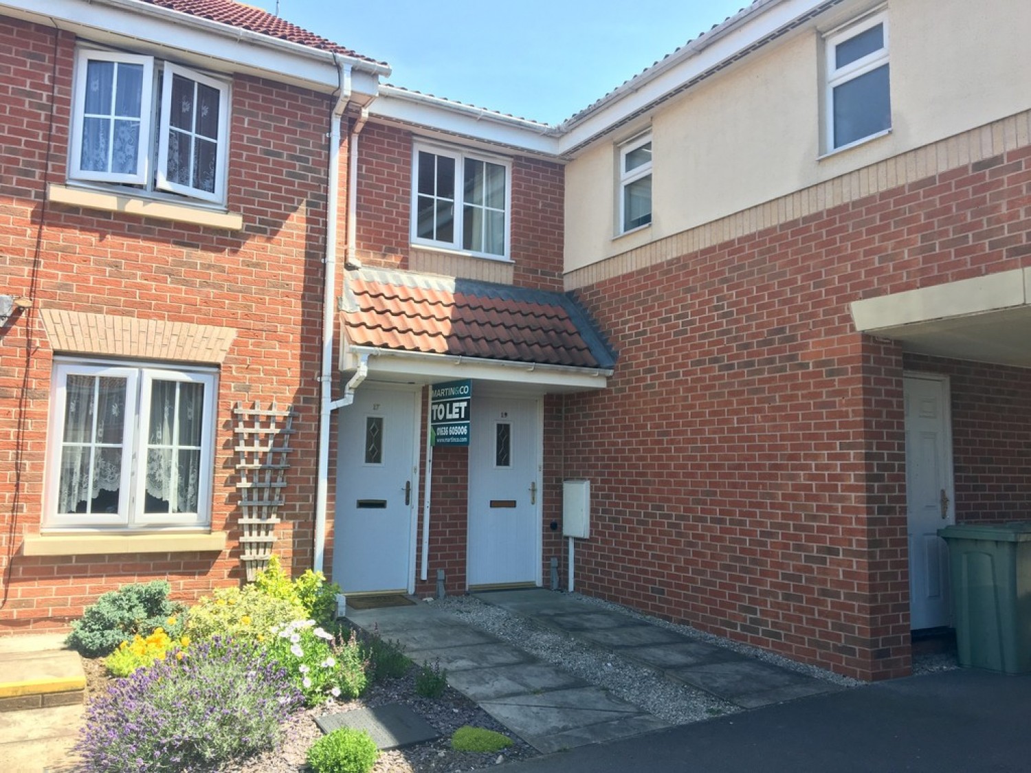 2 bedroom Flat for Letting Read Close, Fernwood, Newark