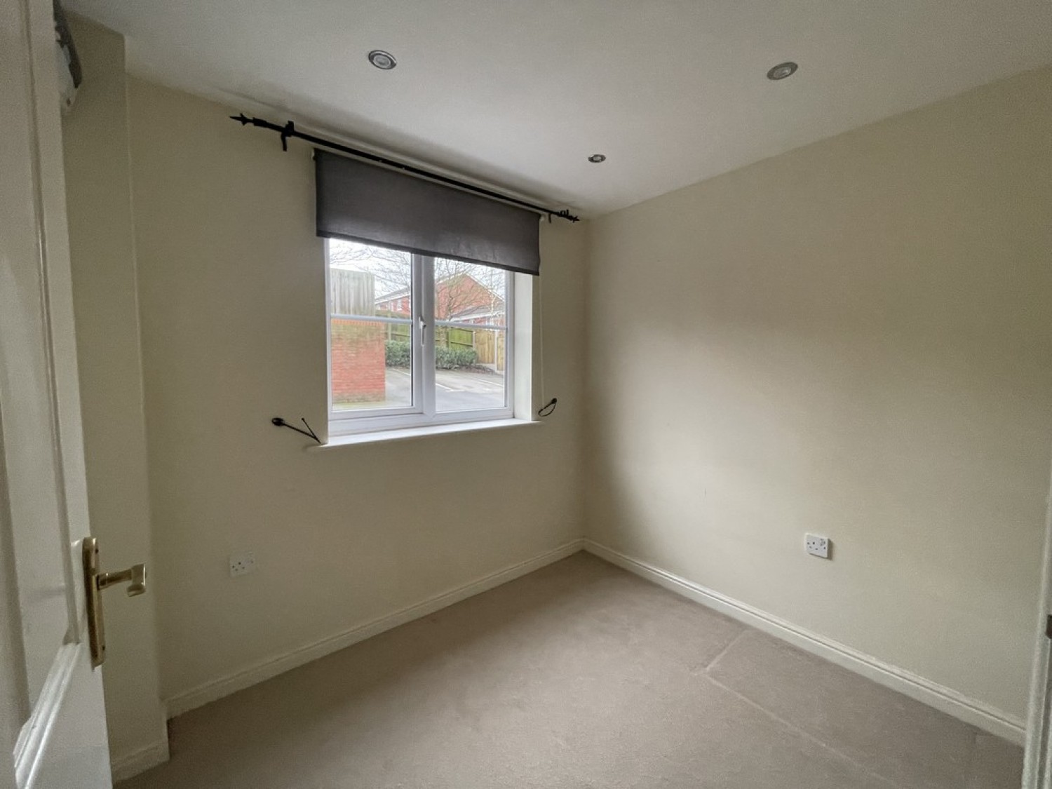 2 bedroom Flat for Letting Read Close, Fernwood, Newark