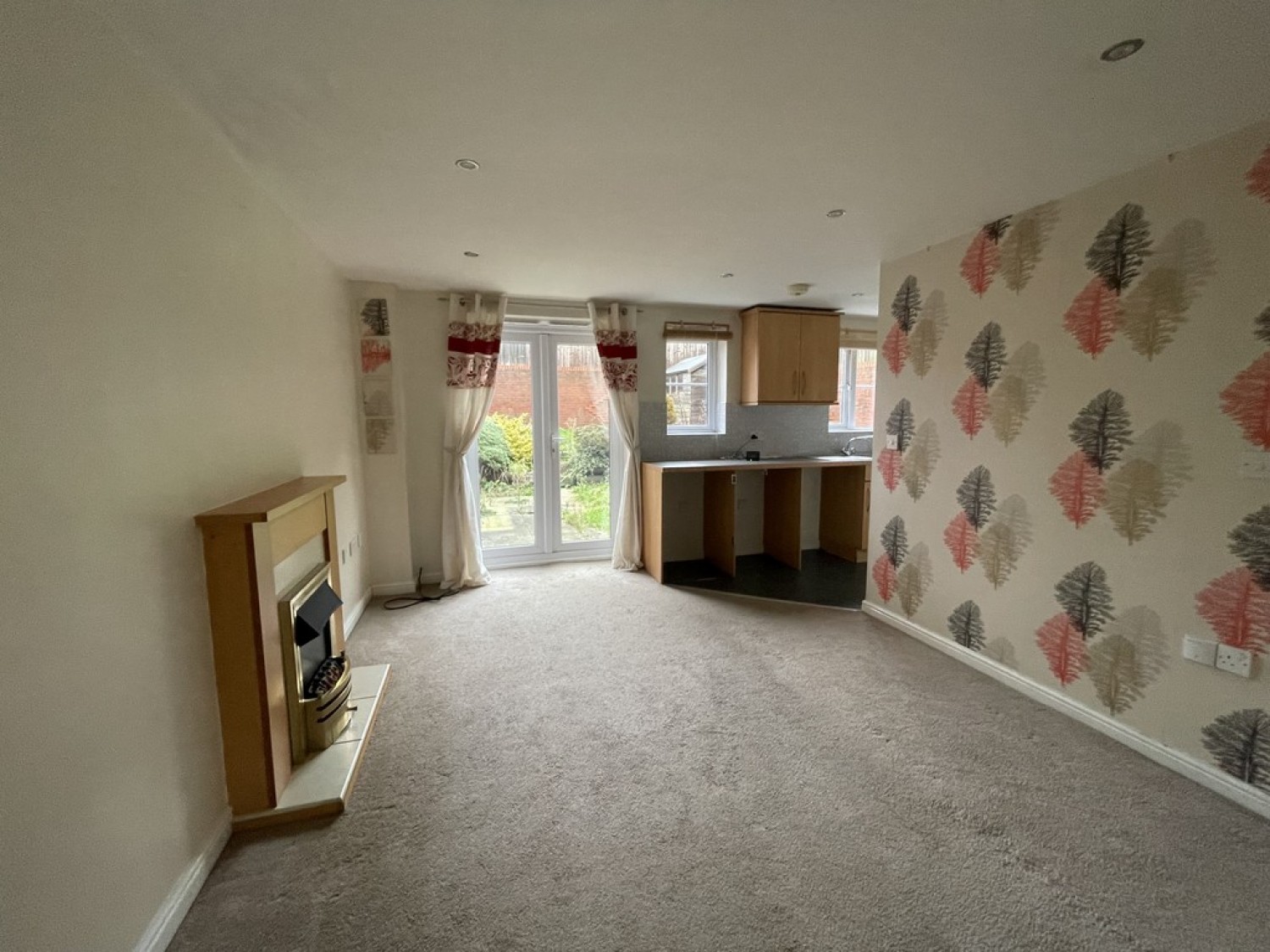 2 bedroom Flat for Letting Read Close, Fernwood, Newark